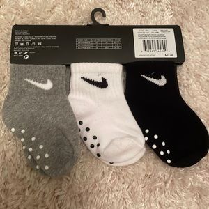Nike no-slip ankle socks size 12-24 months